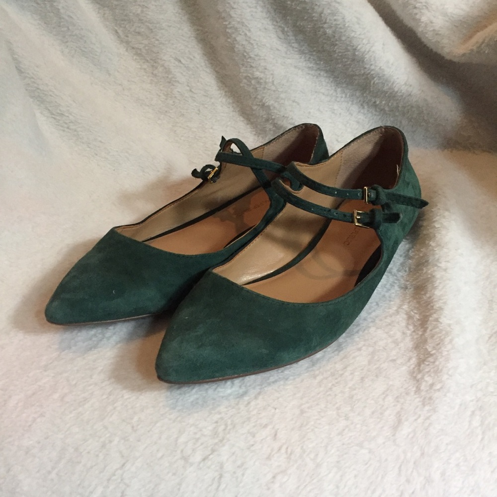 Banana Republic women green flats, US 7